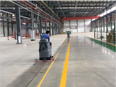 大型駕駛式洗地機(jī)如何操作？