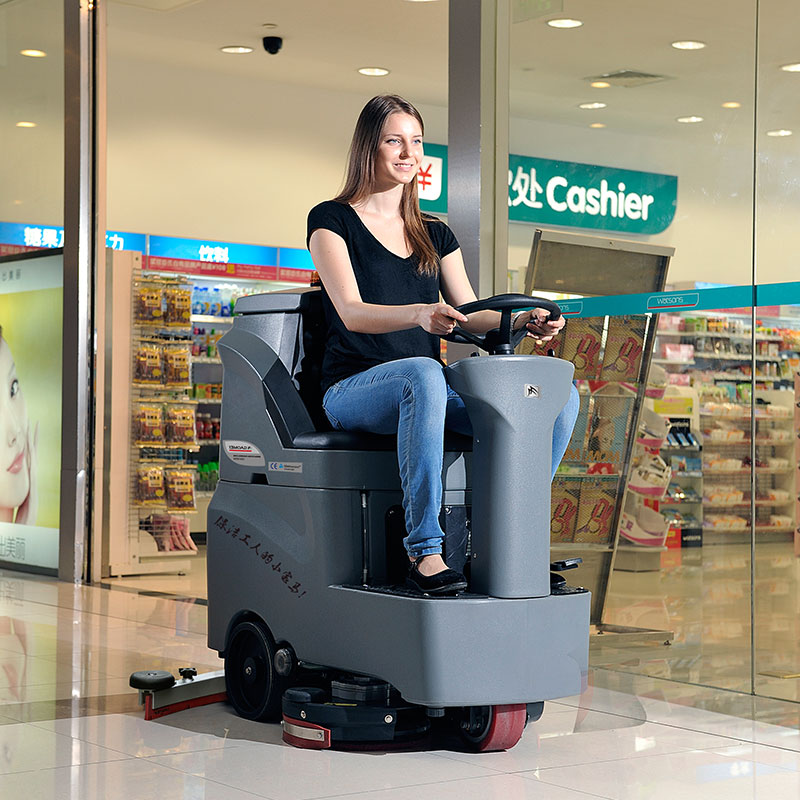 超市地面清潔機(jī)使用注意事項(xiàng)