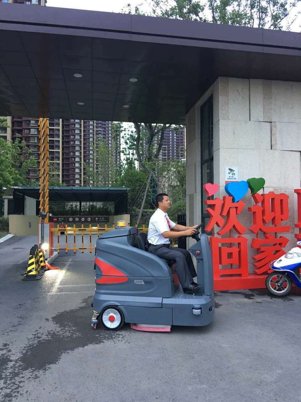 進(jìn)口洗地車一定比國(guó)產(chǎn)洗地車好嗎？