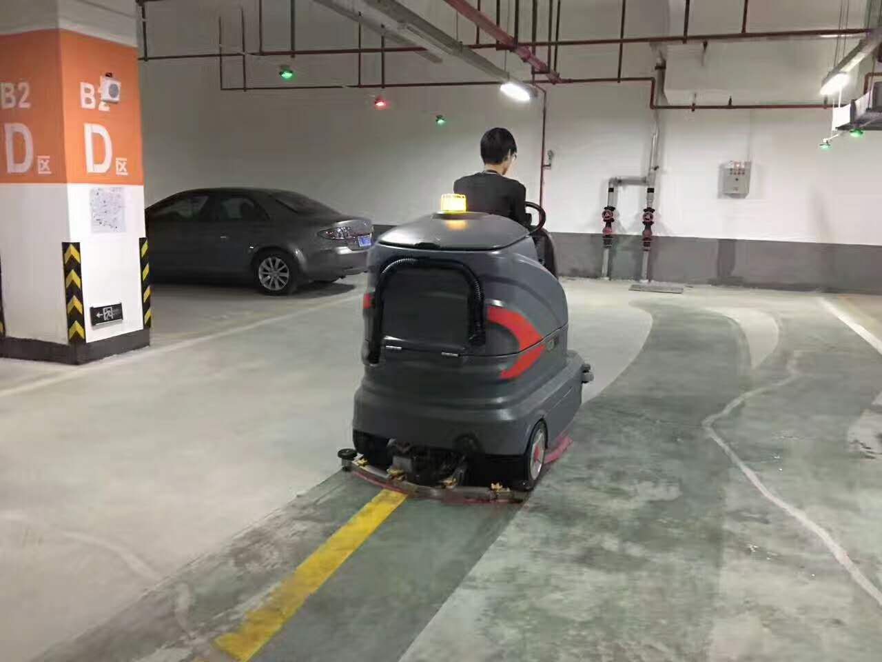 進(jìn)口洗地車一定比國(guó)產(chǎn)洗地車好嗎？
